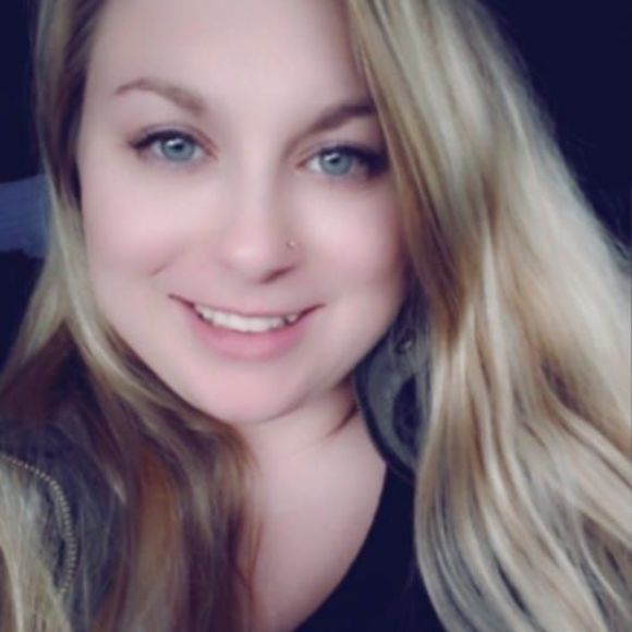 Meet your Posher, Lindsay - Picture 1 of 1